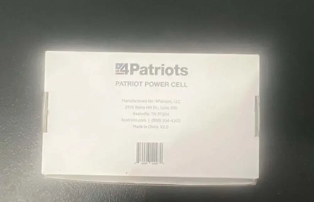 4Patriots Patriot Power Cell 8,000 mAh Solar Power Bank with 2 LED Flashlight